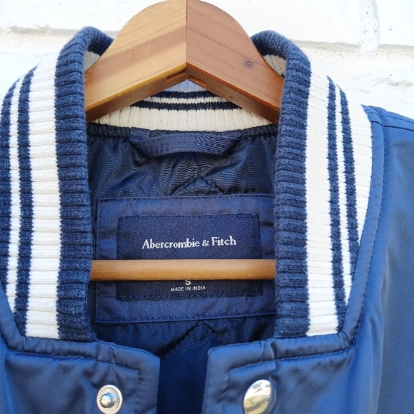 Abercrombie & Fitch Bomber Jacket Small Snap - Picture 2 of 6